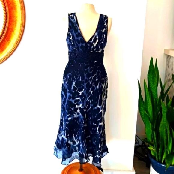 Kay Unger New York Print V Neck Waist Lace Dress Blue Sz 2 - Picture 1 of 9